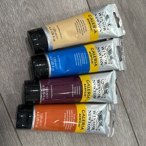 Windor and newton galeria arcyclic